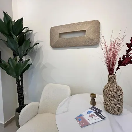 Apartment B3 Tsimiski *